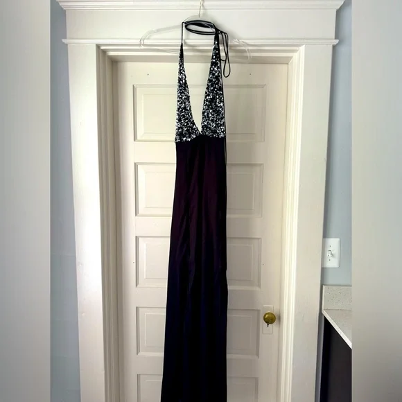 lucy in the sky bridesmaid dresses Vestido largo de dama de honor de gasa con parte superior de encaje –  DUNTERY main image 1